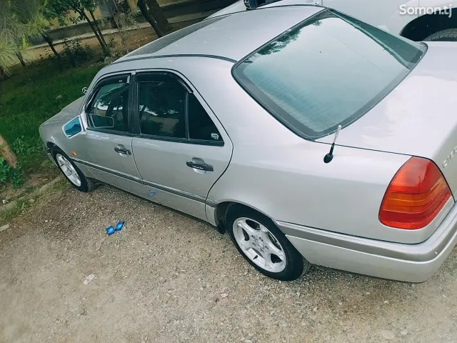Mercedes-Benz C class 1995 · 1.8 MT