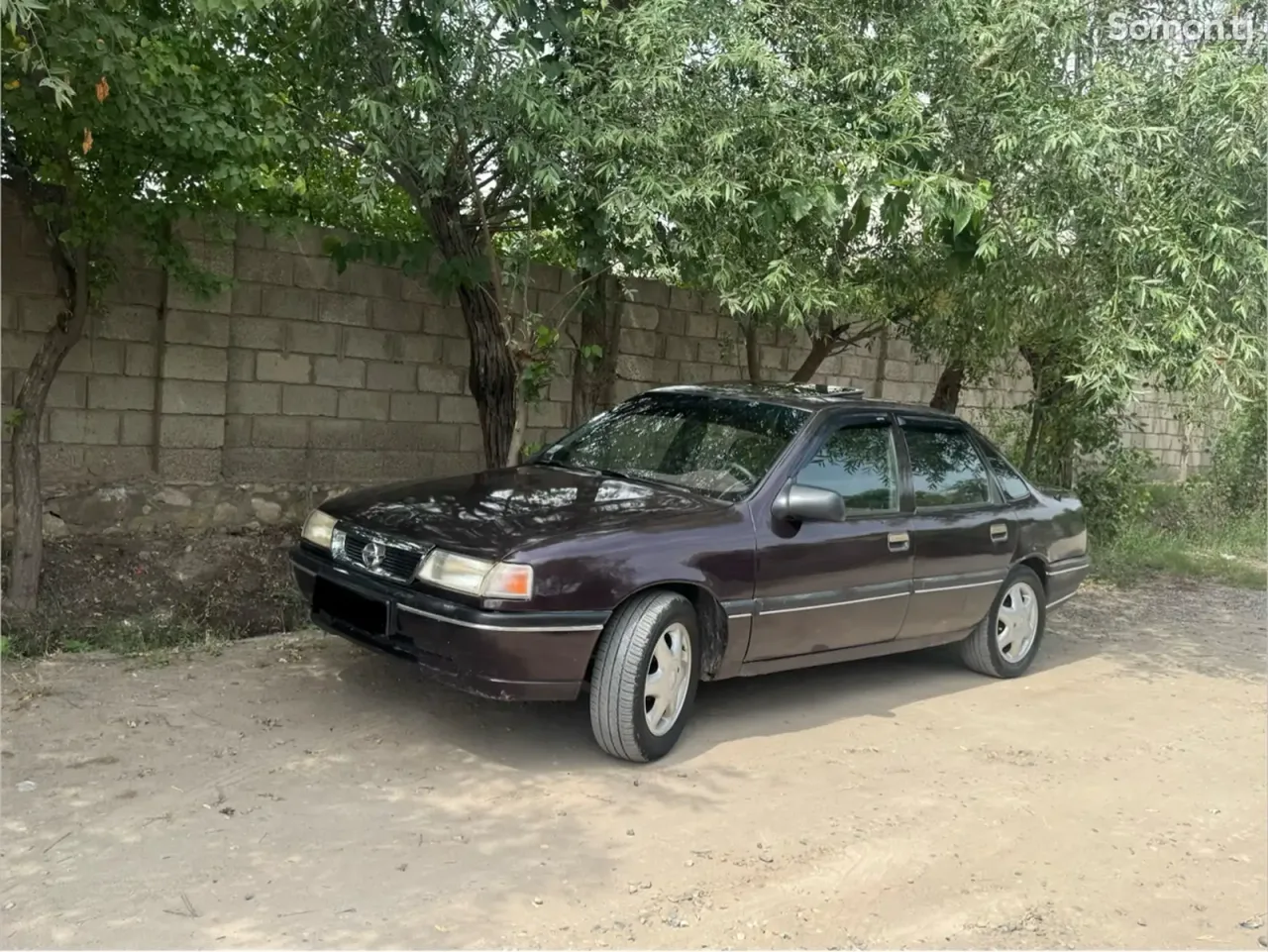 Opel Vectra A 1993 · 1.6 MT