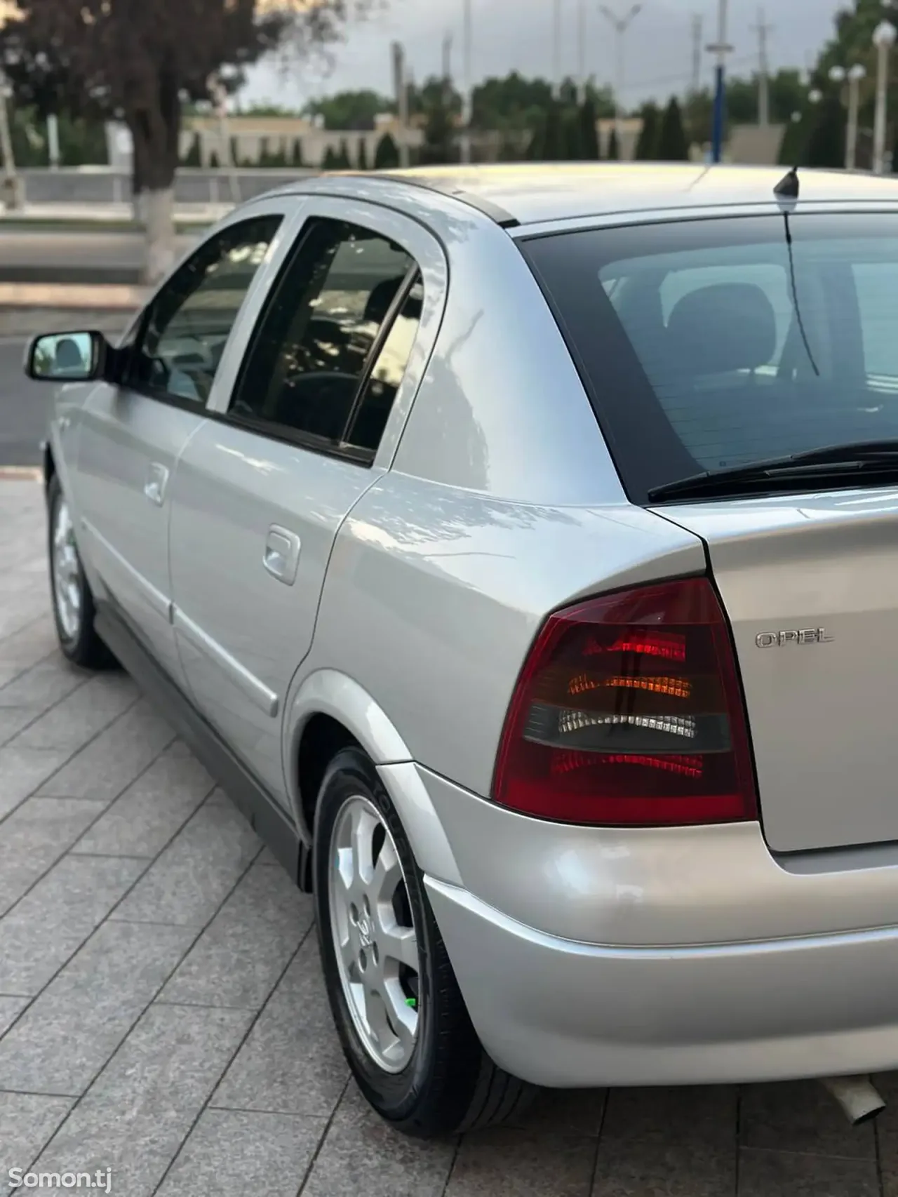 Opel Astra G 2000 · 1.6 MT