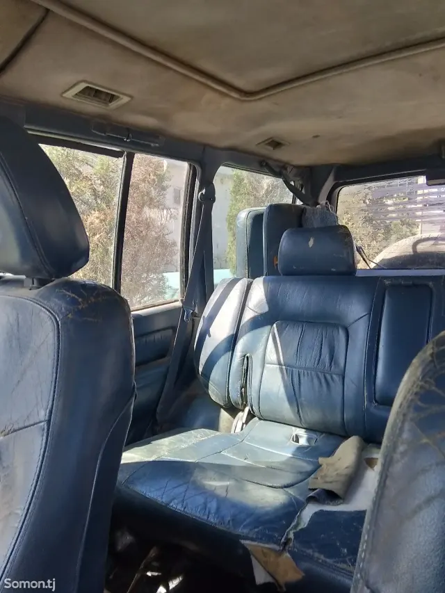 Mitsubishi Pajero 1991 · 2.2 AT