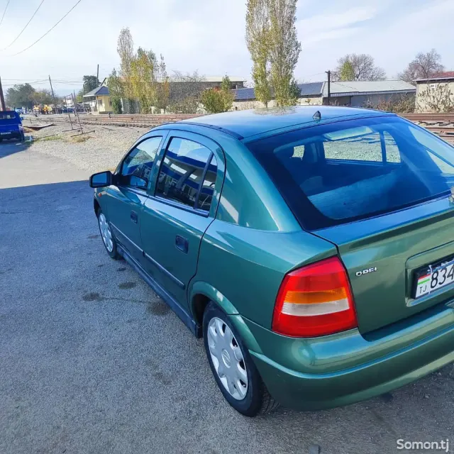Opel Astra G 1999 · 1.6 MT