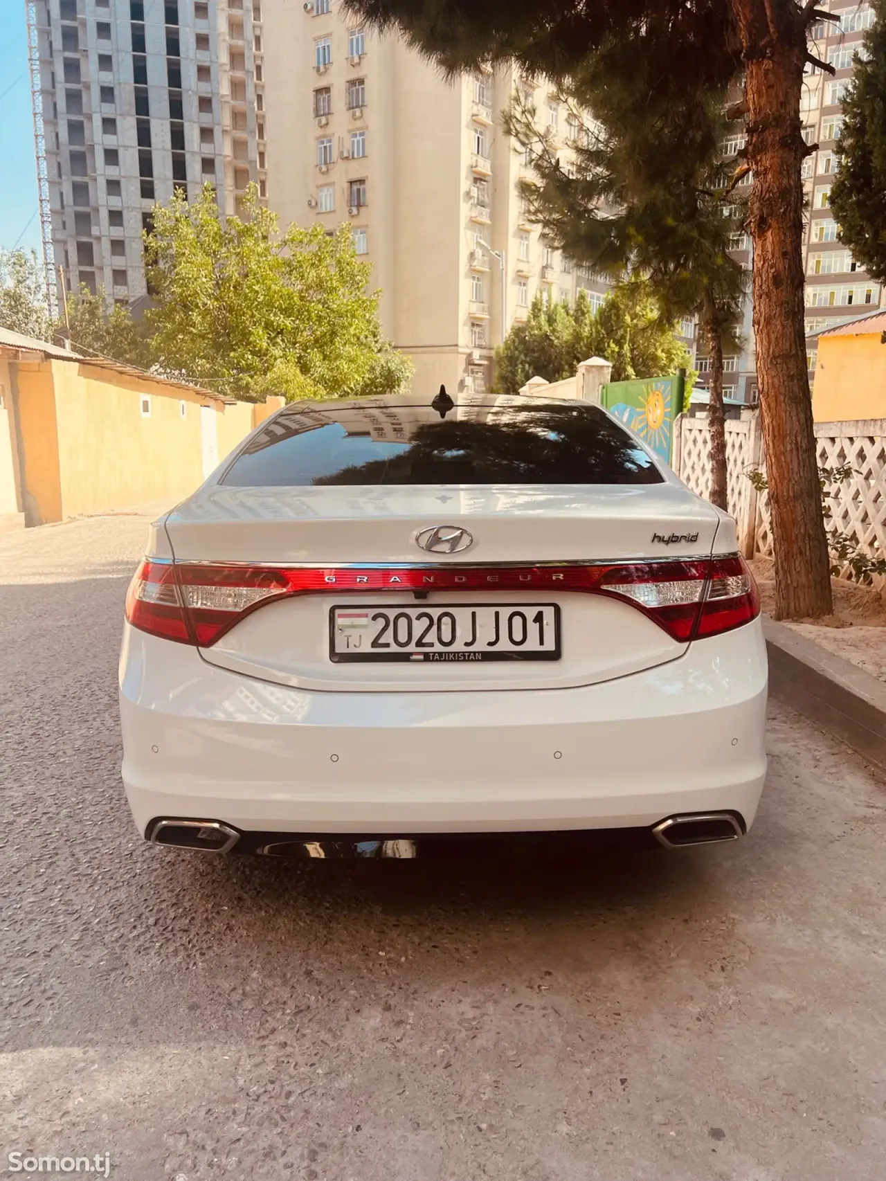 Hyundai Grandeur 2016 · 2.4 AT