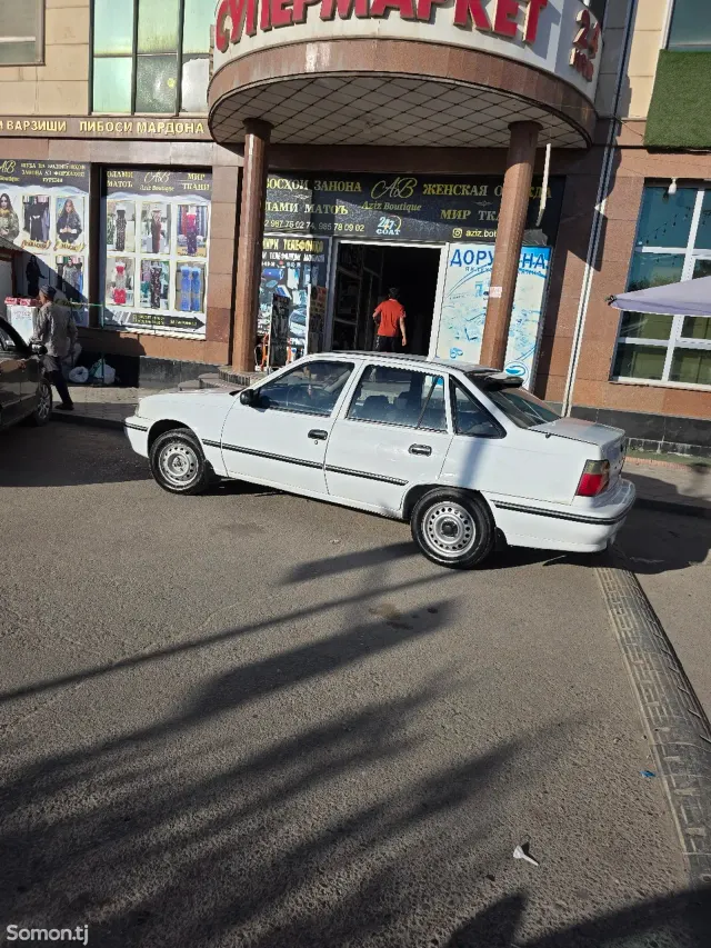 Daewoo Nexia 1996 · 1.6 MT