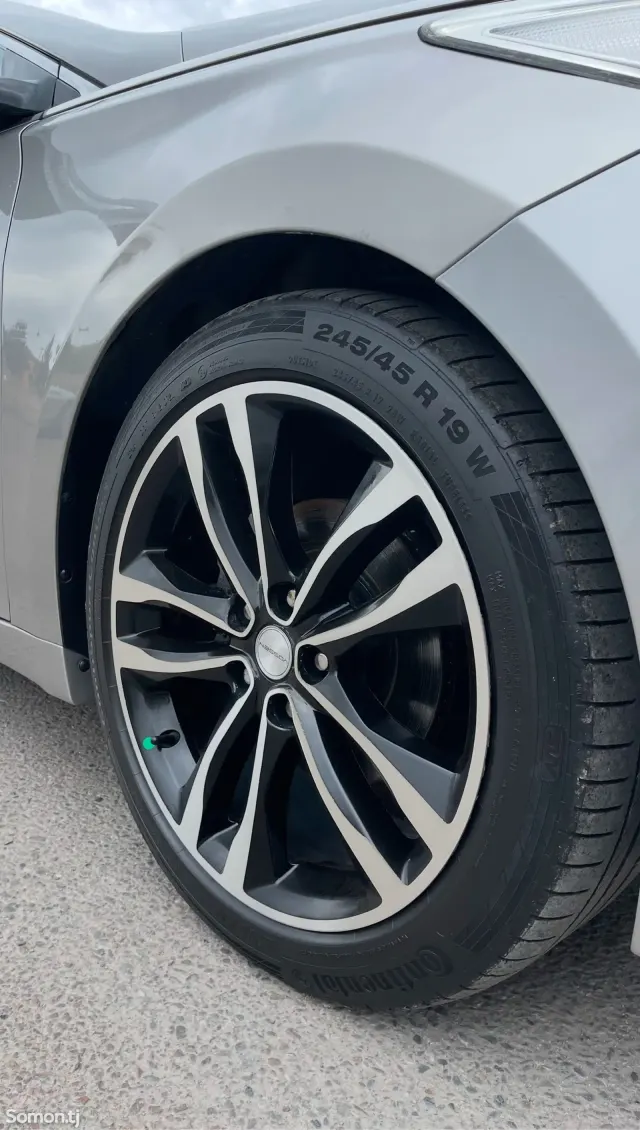 Hyundai Grandeur 2011 · 2.4 AT