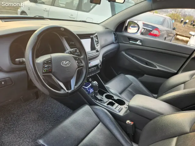Hyundai Tucson 2015 · 2.0 AT