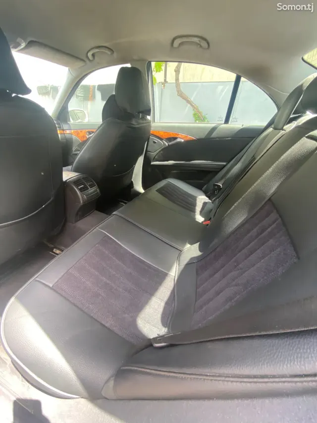 Mercedes-Benz E class 2003 · 2.5 AT