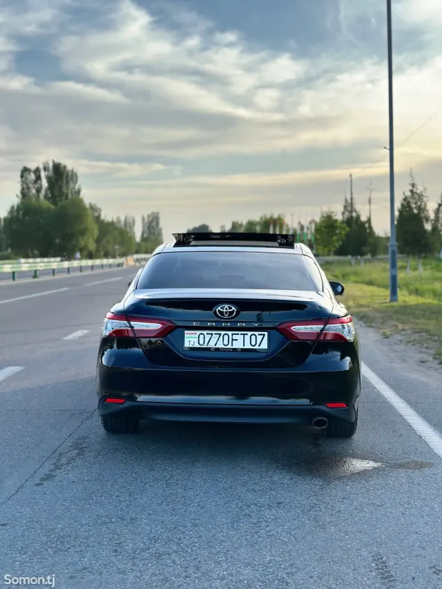 Toyota Camry 2017 · 2.5 AT