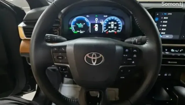 Toyota Camry 2025 · 2.5 AT