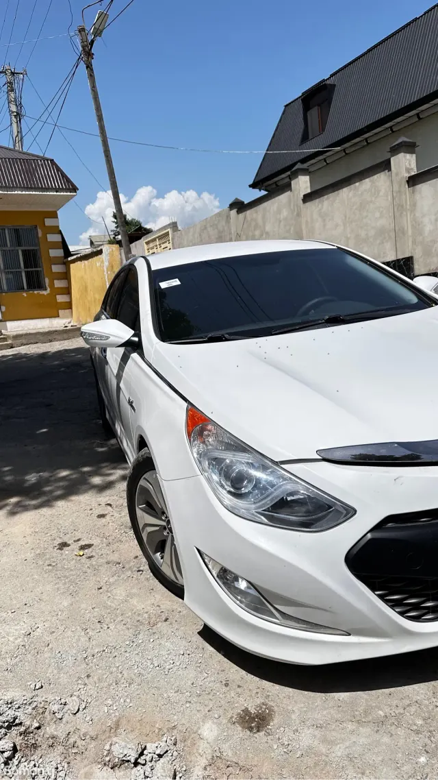 Hyundai Sonata 2015 · 1.6 AT