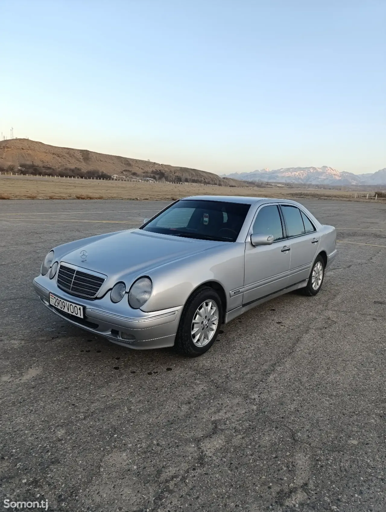 Mercedes-Benz E class 1996 · 2.0 MT