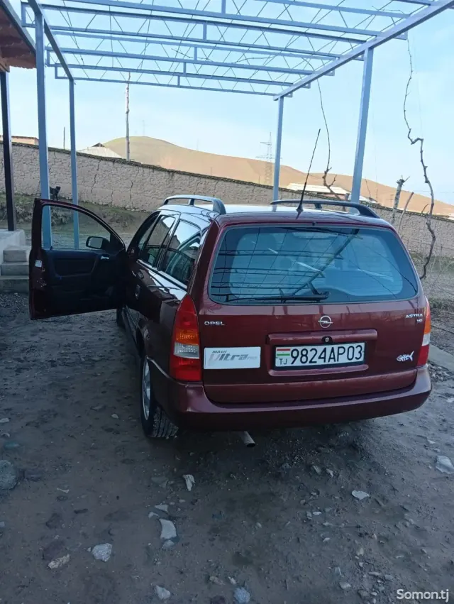 Opel Astra G 1999 · 1.6 MT