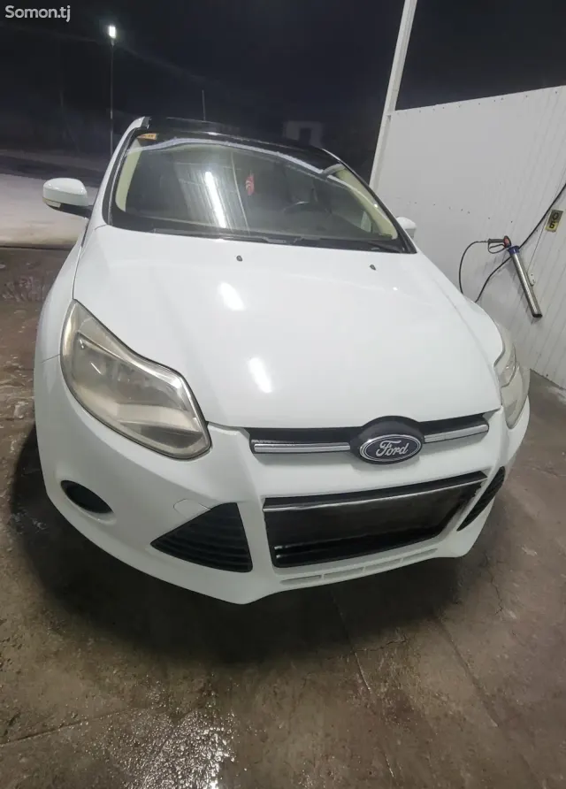 Ford Focus 2013 · 1.6 MT