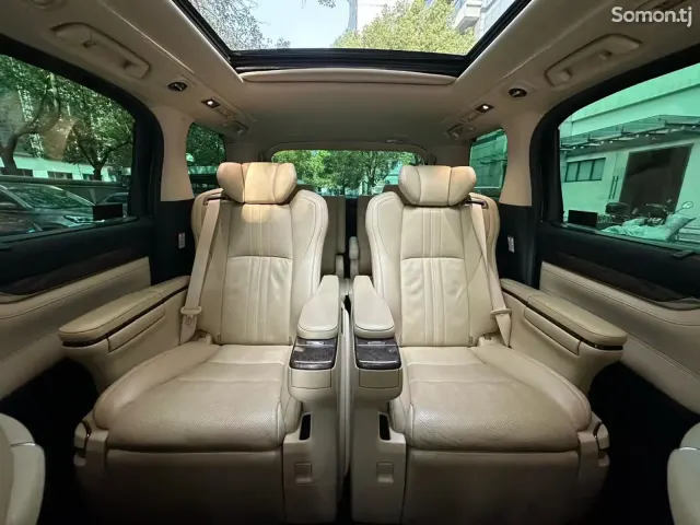 Toyota Alphard 2023 · 2.5 AT