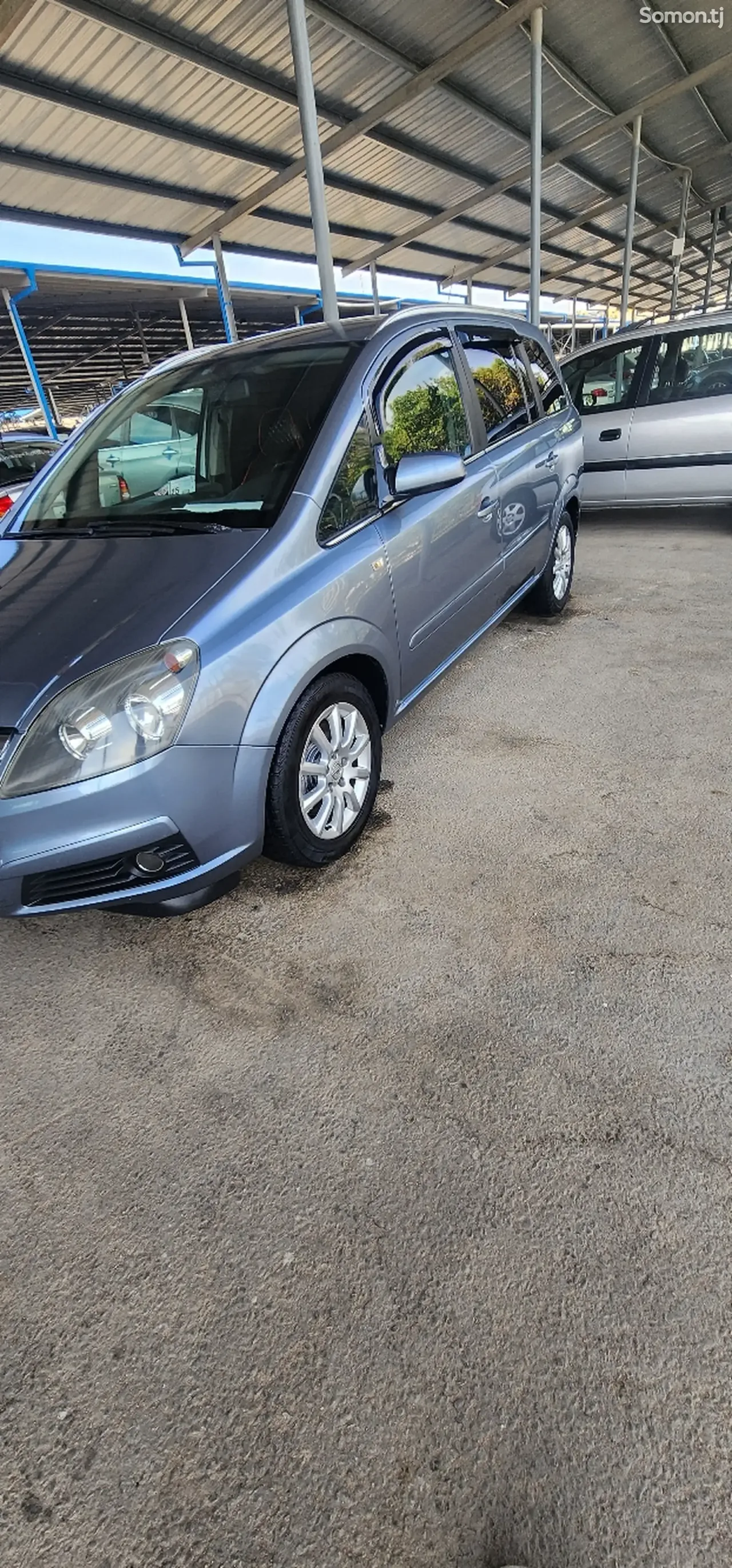 Opel Zafira 2007 · 1.9 MT