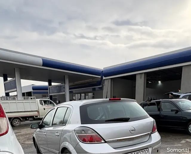 Opel Astra H 2007 · 1.6 MT