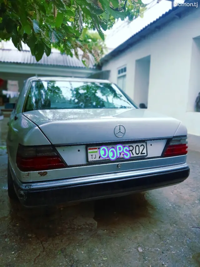 Mercedes-Benz W124 1992 · 2.0 MT