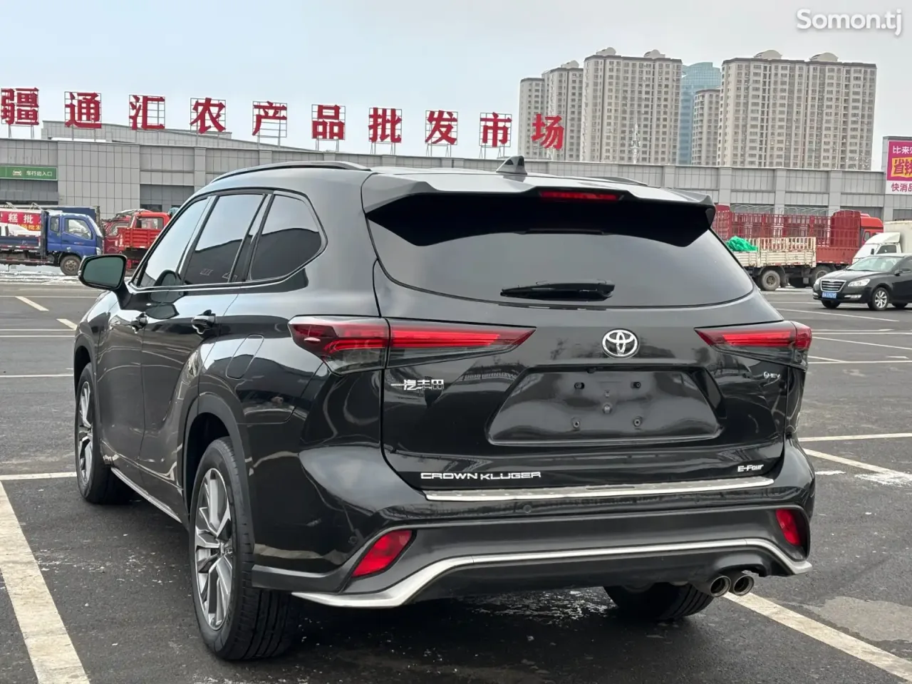Toyota Crown 2025 · 2.5 AT
