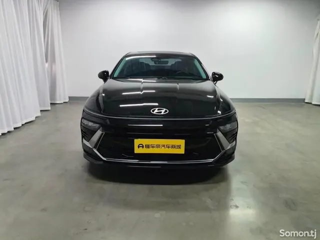 Hyundai Sonata 2025 · 1.5 AT