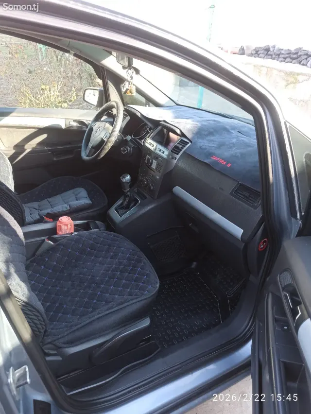 Opel Zafira 2007 · 1.8 MT