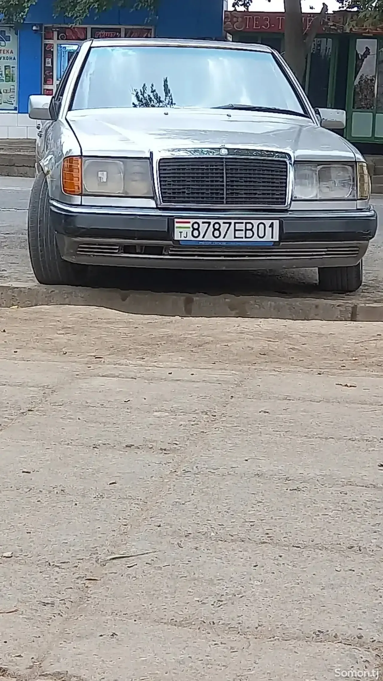 Mercedes-Benz W124 1991 · 2.0 MT