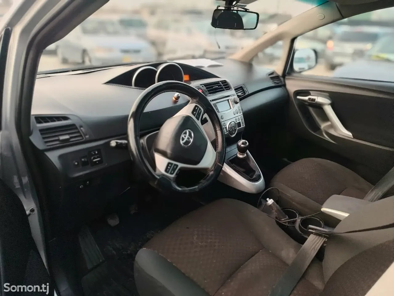 Toyota Verso 2012 · 1.8 MT