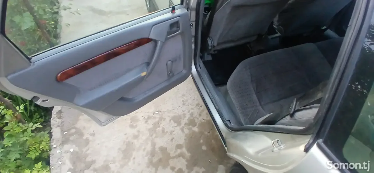 Opel Vectra A 1993 · 1.8 MT