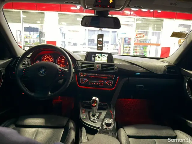 BMW 3 series 2017 · 2.0 AT