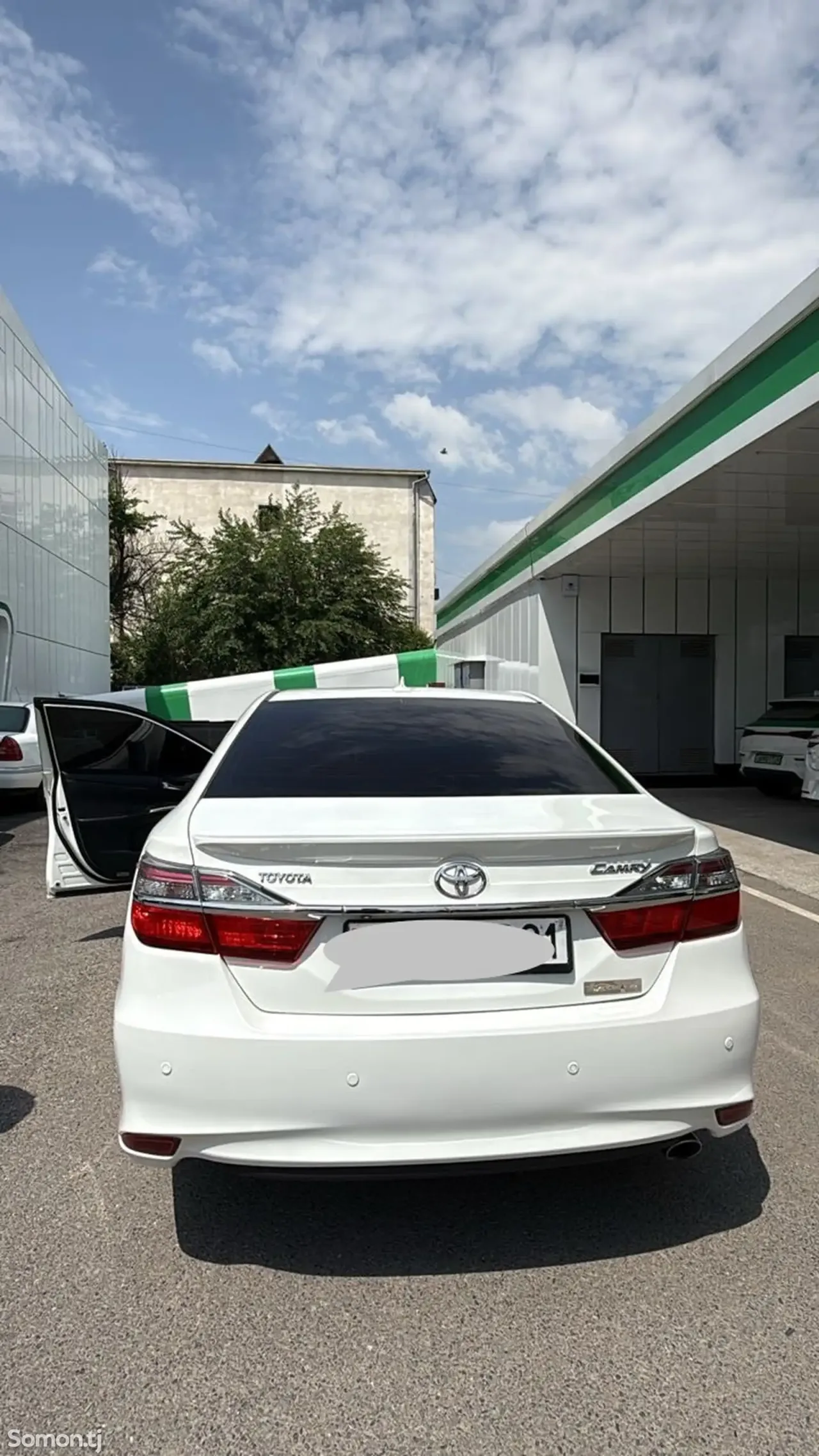 Toyota Camry 2015 · 2.5 AT