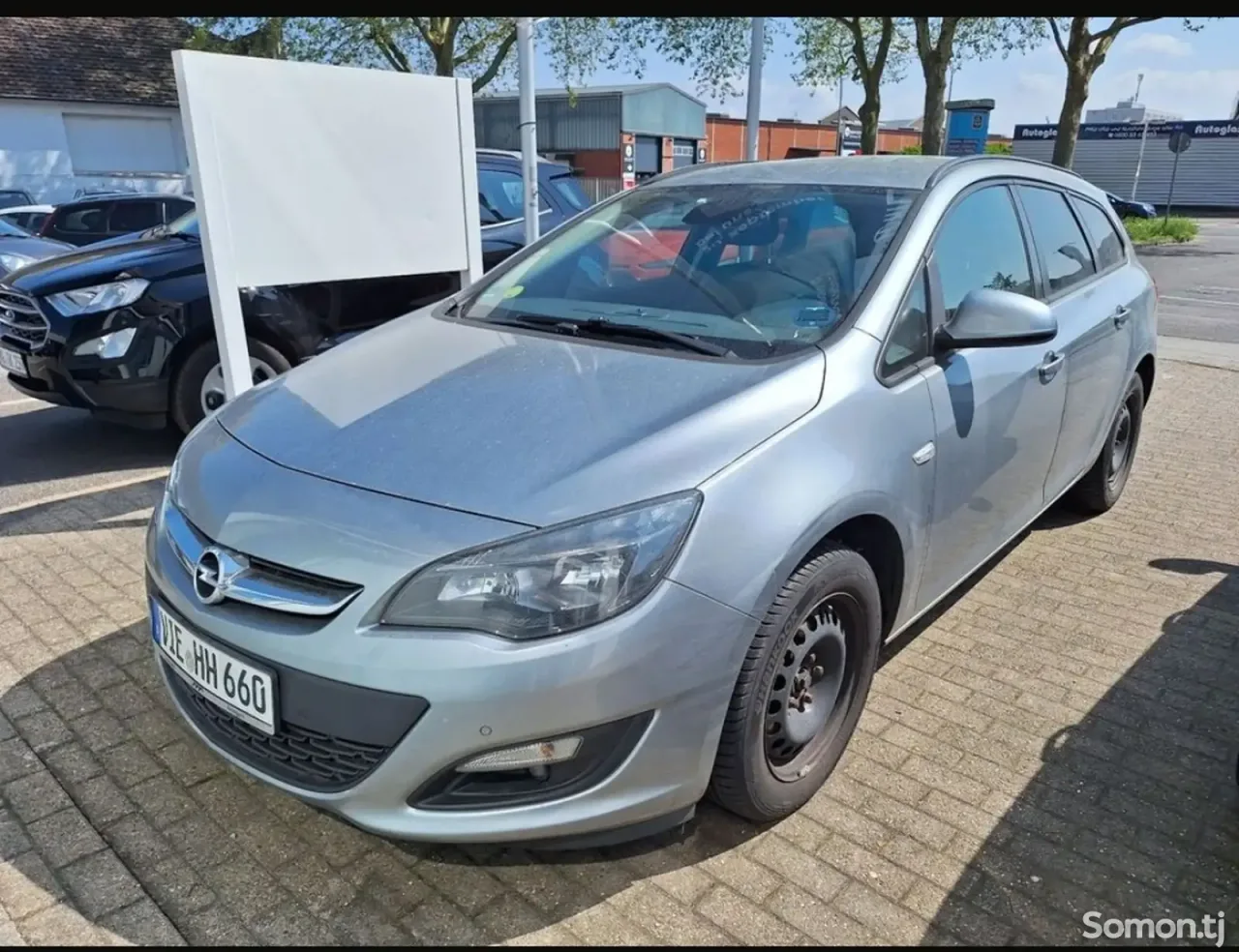Opel Astra J 2015 · 1.6 MT