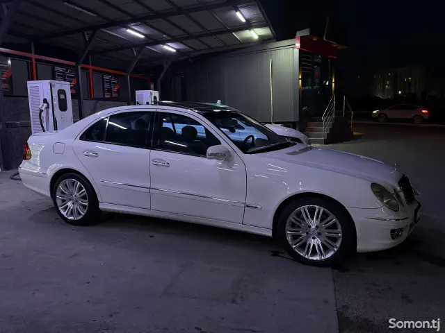 Mercedes-Benz E class 2008 · 3.5 AT
