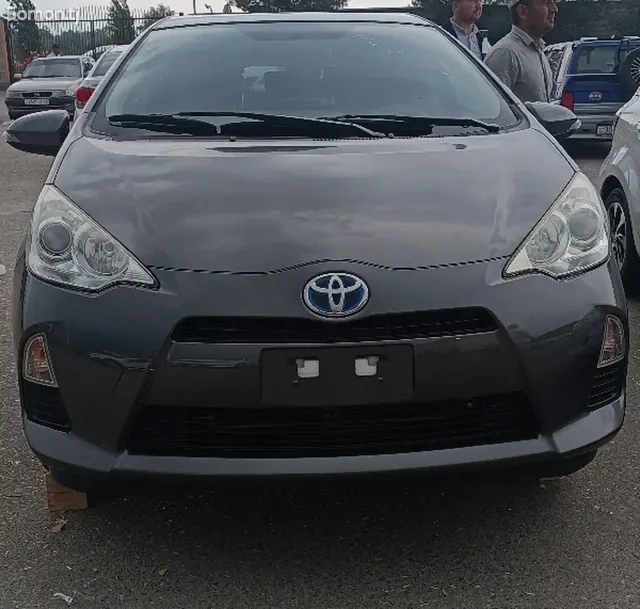 Toyota Aqua 2014 · 1.5 AT