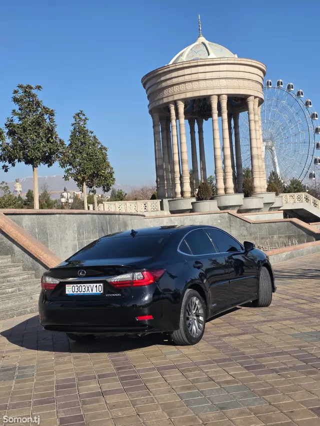 Lexus ES series 2013 · 3.0 AT