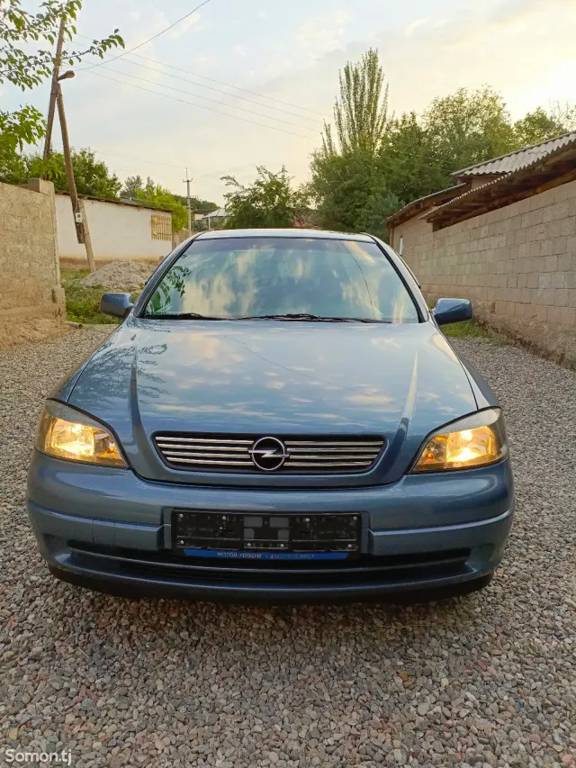 Opel Astra G 1999 · 1.6 MT