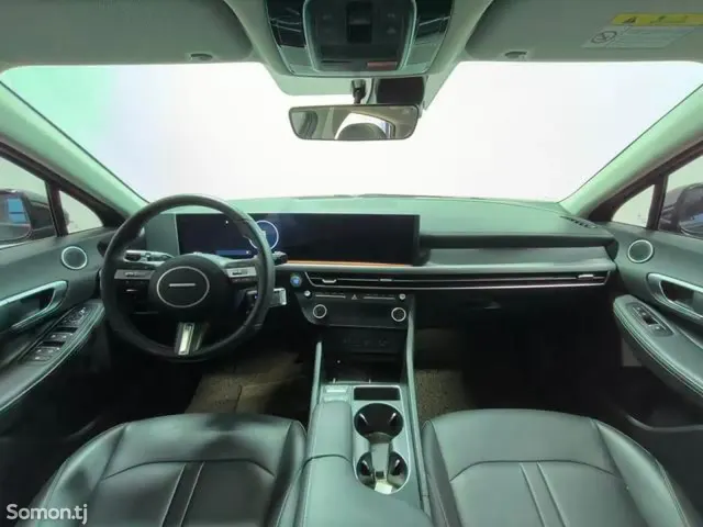 Hyundai Sonata 2025 · 1.5 AT
