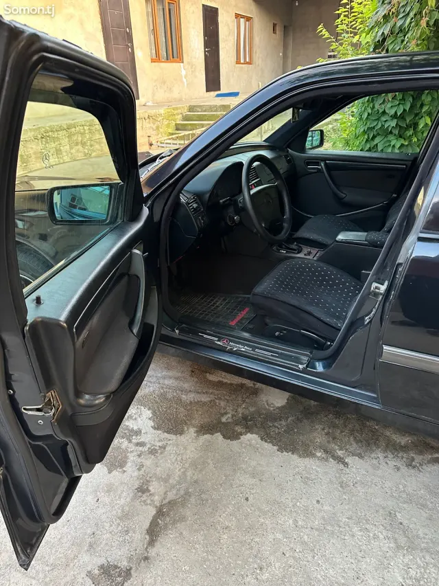 Mercedes-Benz C class 1999 · 1.8 MT
