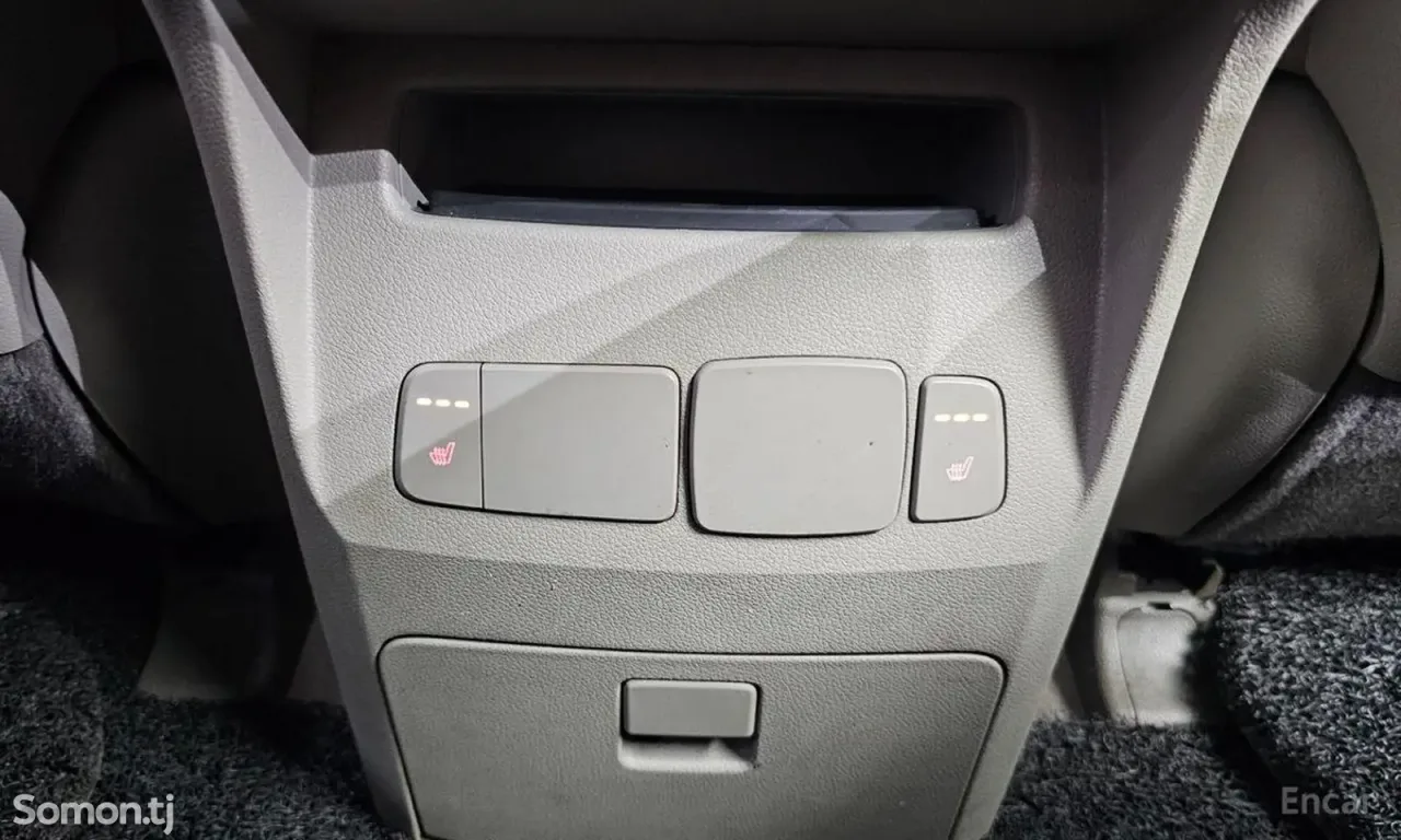 Kia Carnival 2016 · 2.2 AT
