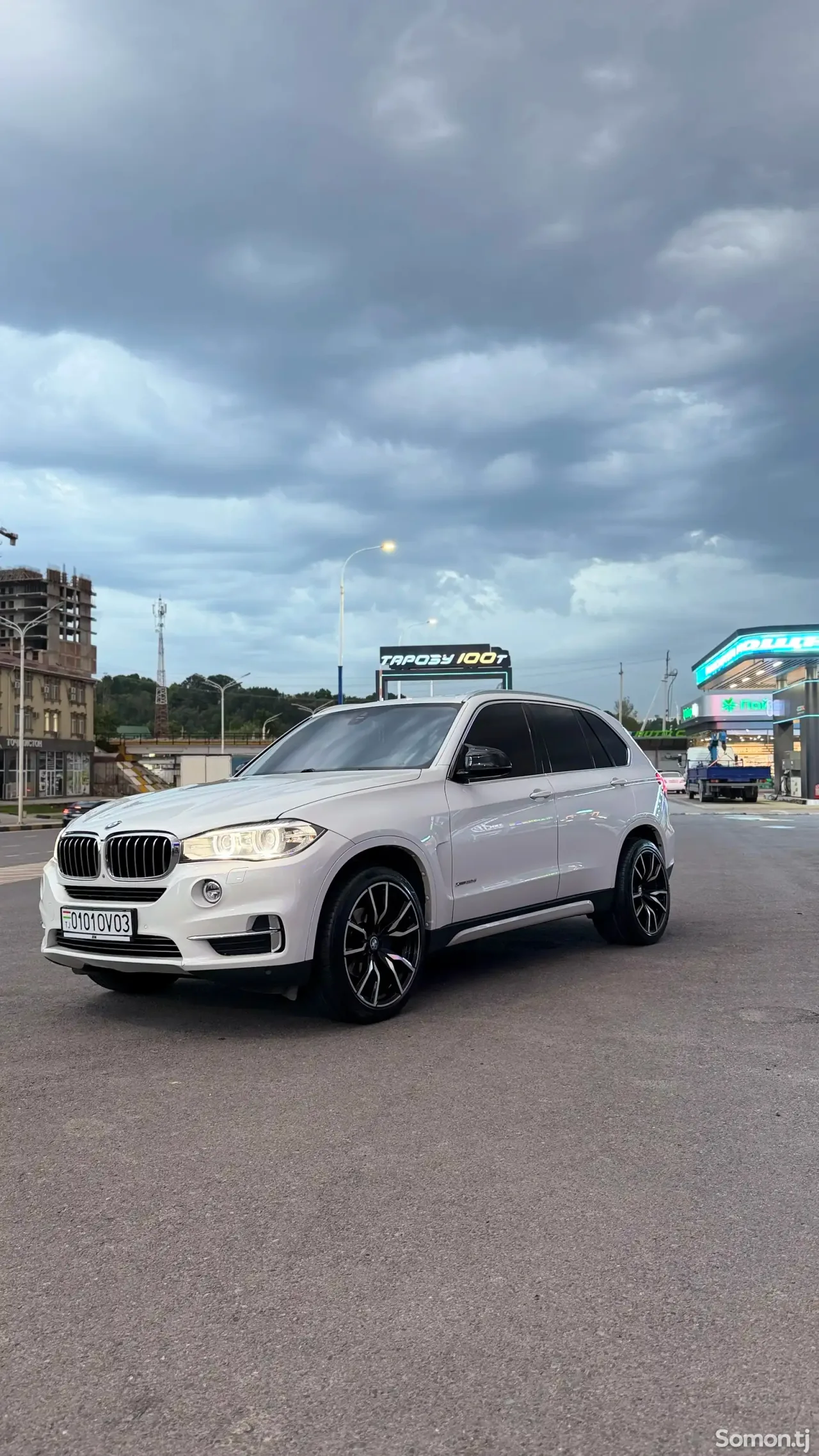 BMW M5 2016 · 3.0 AT