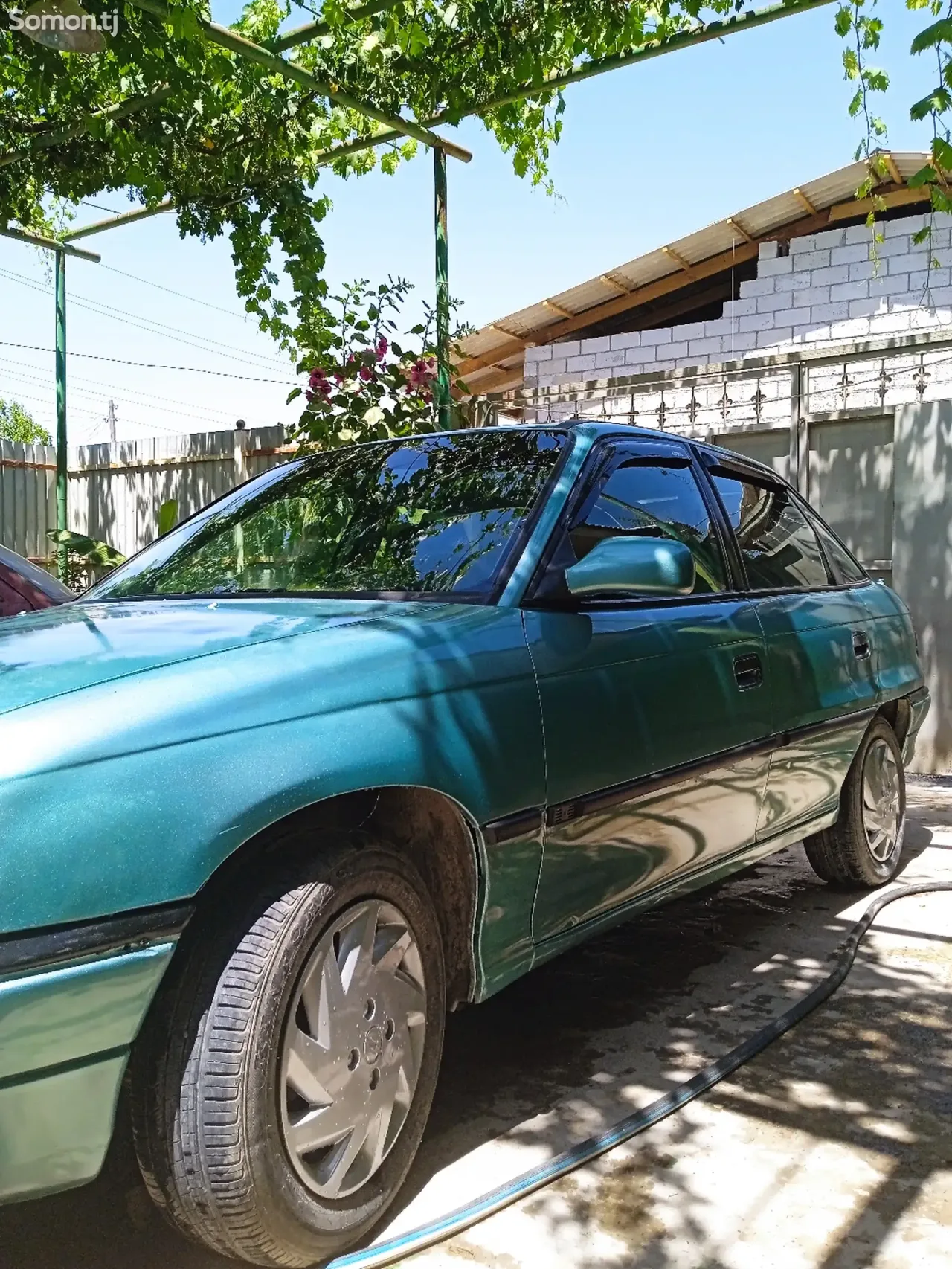 Opel Astra F 1993 · 1.6 MT