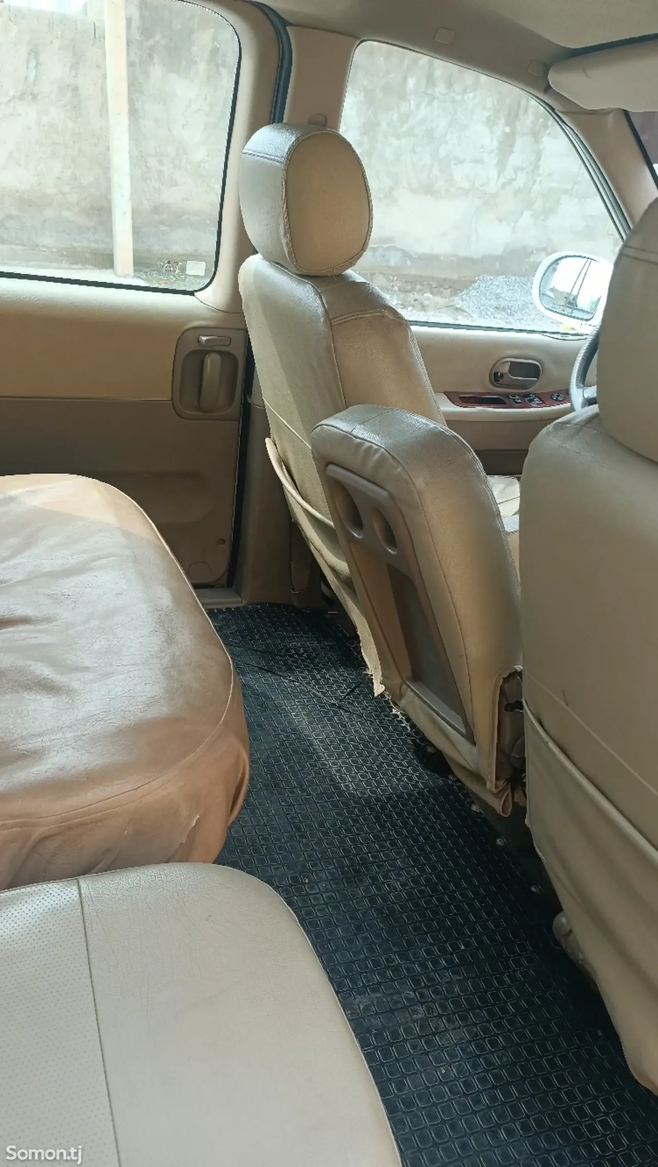 Kia Carnival 2001 · 1.8 MT