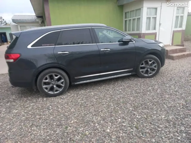 Kia Sorento 2015 · 2.0 AT