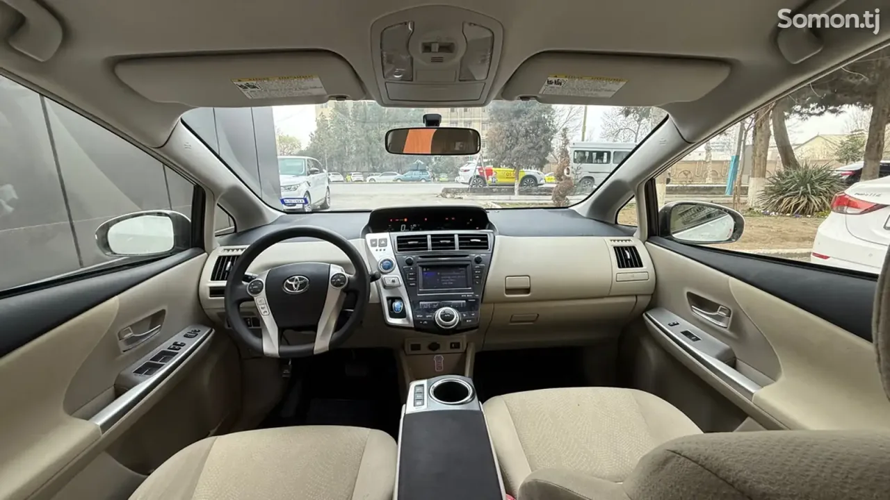 Toyota Prius 2014 · 1.8 AT