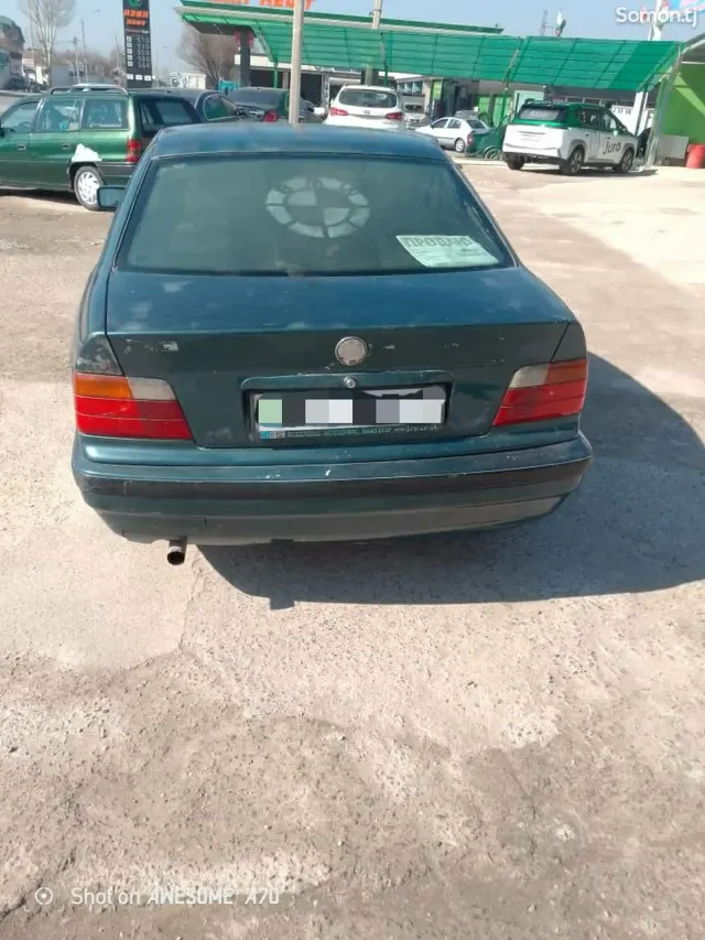 BMW 3 series 1993 · 1.6 MT