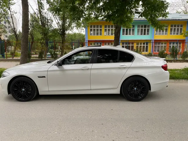 BMW 5 series 2013 · 2.0 AT
