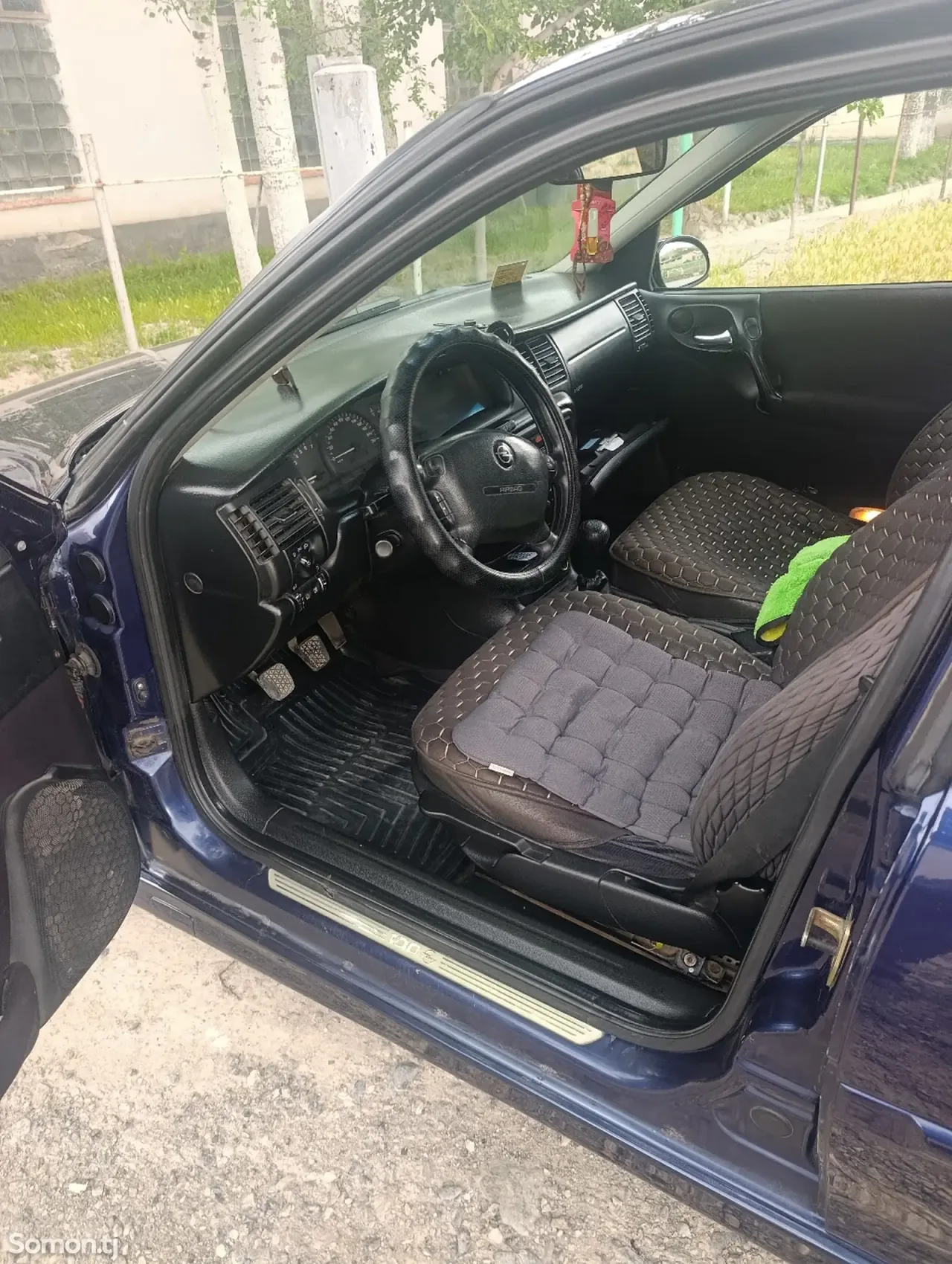 Opel Vectra B 1999 · 1.6 MT