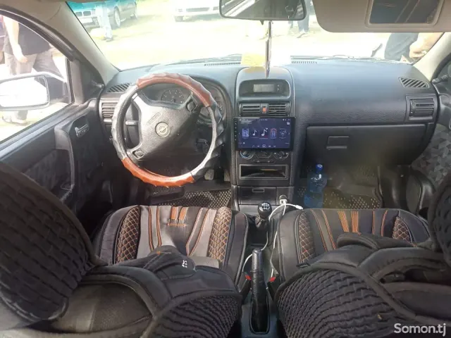 Opel Astra G 1999 · 1.6 MT