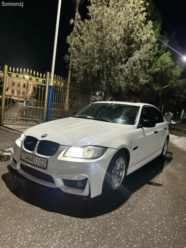 BMW 3 series 2011 · 2.0 AT