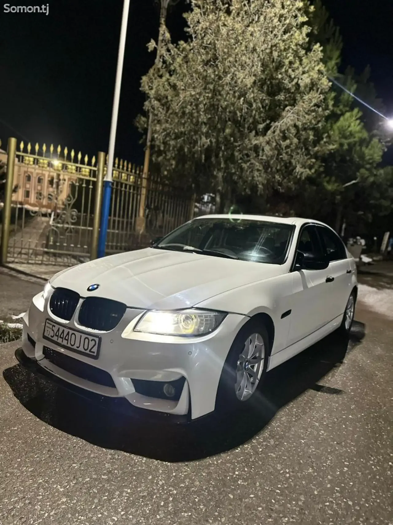 BMW 3 series 2011 · 2.0 AT