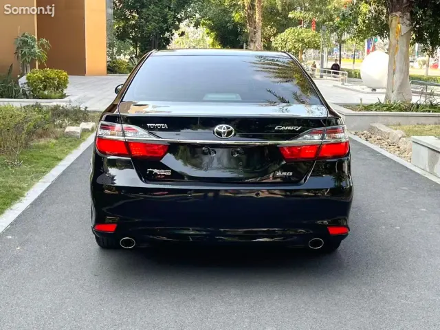 Toyota Camry 2015 · 2.5 AT