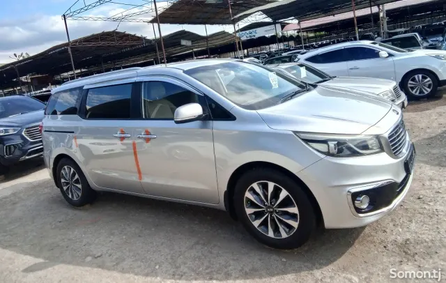 Kia Carnival 2014 · 2.2 AT