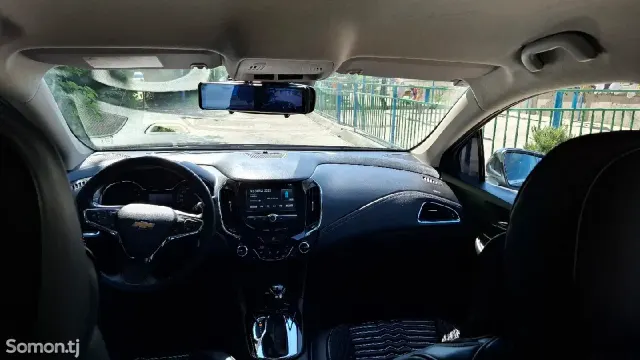 Chevrolet Cruze 2017 · 1.4 AT